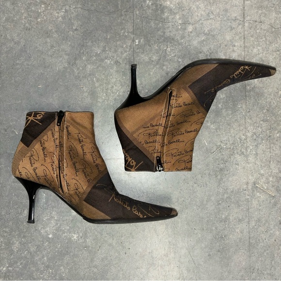 Y2K Roberto Cavalli Canvas Newspaper Print Pointed Toe Ankle Heel Boots Monogram - Picture 6 of 16
